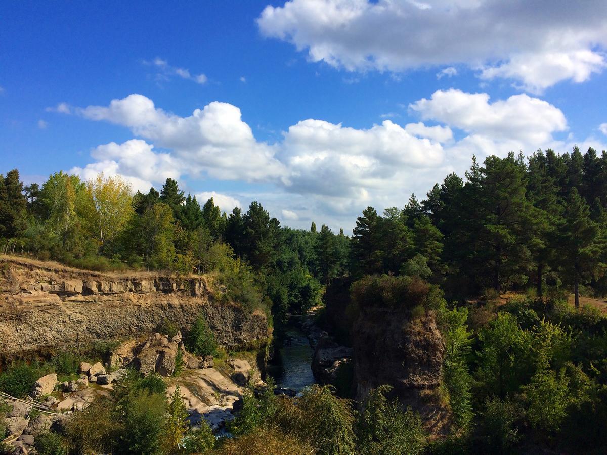 Вилла Camping & Hospedaje Rio Laja Эль-Мансано Экстерьер фото